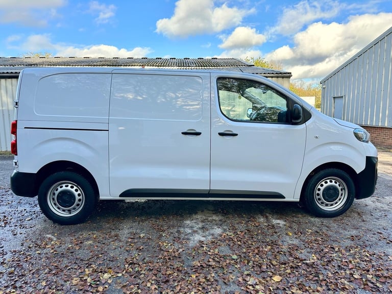 2023 Peugeot Expert 2.0 BlueHDi 1400 Professional Premium + Standard Panel Van MWB Euro 6 6dr PAN...