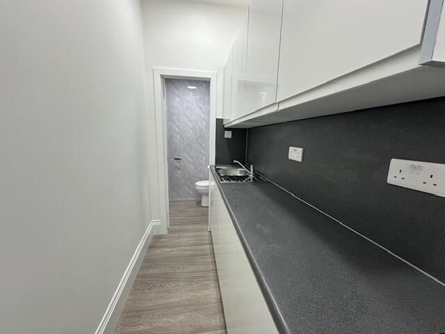 SHOP Available for Let, Cathcart Rd, G42 - £275.00 PW, RATES EXEMPT