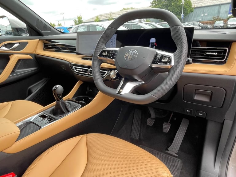 2024 MG MG HS 1.5 T-GDI Trophy Euro 6 (s/s) 5dr ESTATE Petrol Manual