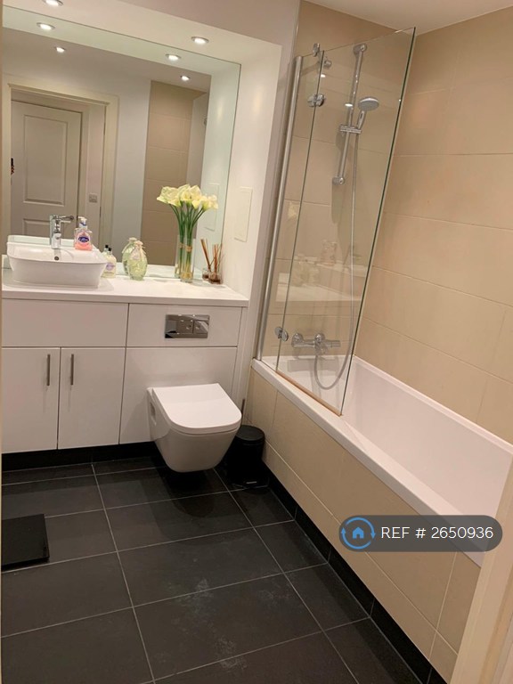 2 bedroom flat in Piccadilly House, Ruislip, HA4 (2 bed) (#2650936)