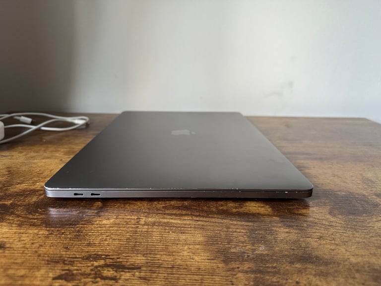 MacBook Pro 16-inch 64GB RAM / 1TB SSD / 4GB GPU