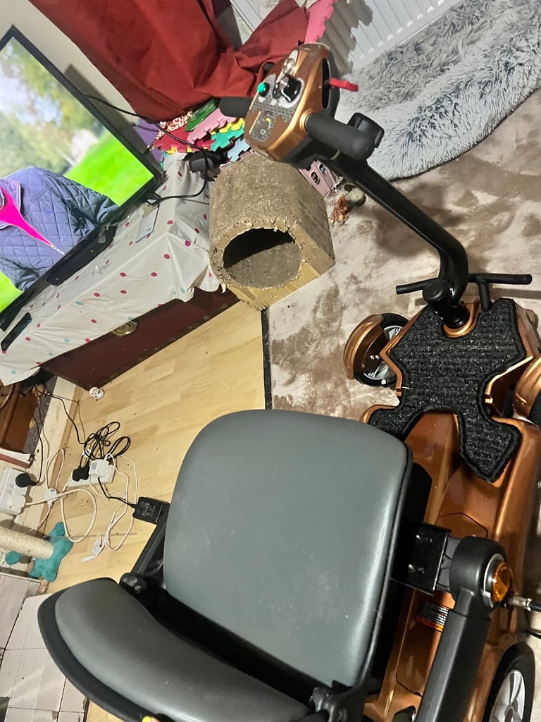 Livewell ultrafold discovery plus scooter. 