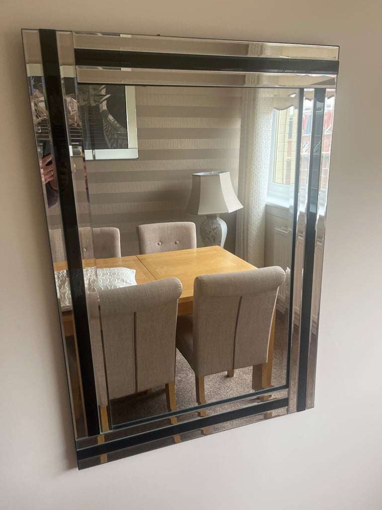 Mirrored frame prints and mirror 