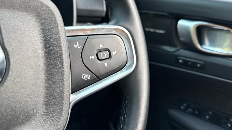 2025 Volvo XC40 Ultra, B4 Mild hybrid, Petrol, Dark Estate Petrol Automatic