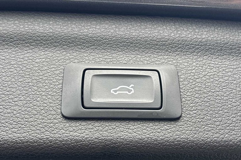 2020 Audi Q3 35 TDI Quattro S Line 5dr ESTATE DIESEL Manual