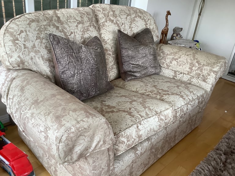Beautiful Marks & Spencer 2 seat sofa & 2 Chairs
