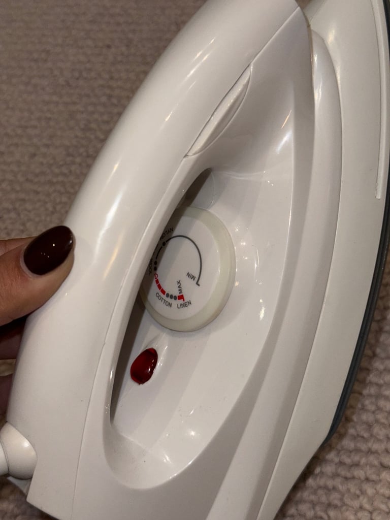 ANEX Electric Clothes Iron – Model AC-317B – EU Plug – Good Condition