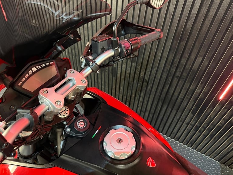 2015 Ducati Hyperstrada 821 821 Euro 3