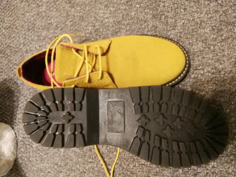 Moshulu size 6/39 NEW, Dr Marten styled like new