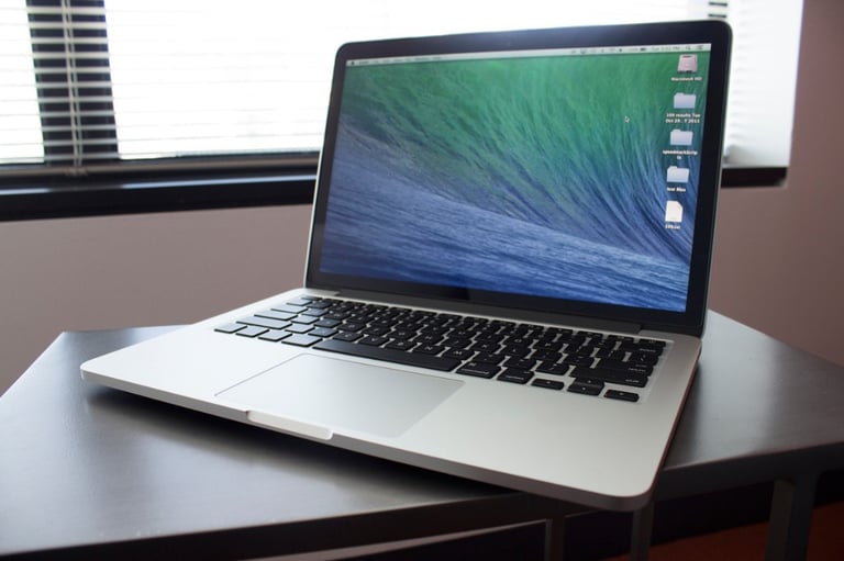 13" Retina Apple MacBook Pro 2.4Ghz Core i5 8GB 121GB SSD Adobe Master Suite Microsoft Office 2020