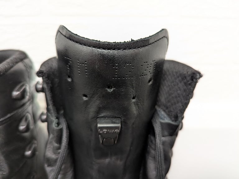 Great Condition LOWA Military Combat Boots GORE-TEX® Black / Size 7 UK / FREE LOCAL DELIVERY