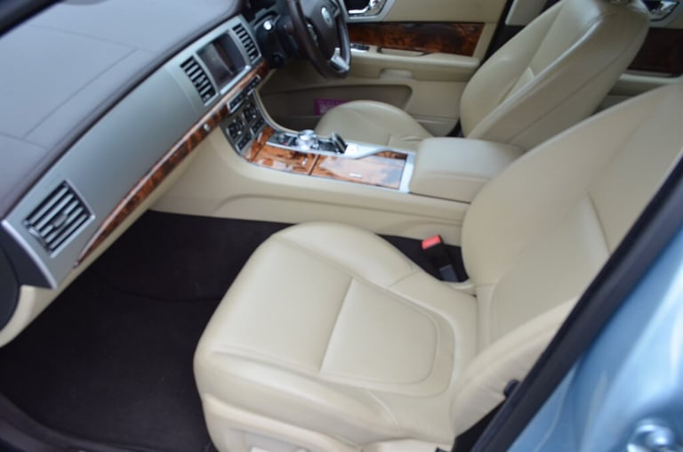 2012 Jaguar XF 2.2d Premium Luxury 4dr Auto SALOON DIESEL Automatic