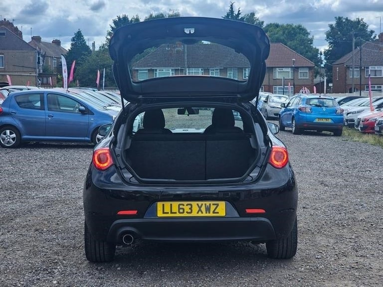 2013 Alfa Romeo Giulietta 1.6 JTDM-2 Collezione Euro 5 (s/s) 5dr HATCHBACK Diesel Manual