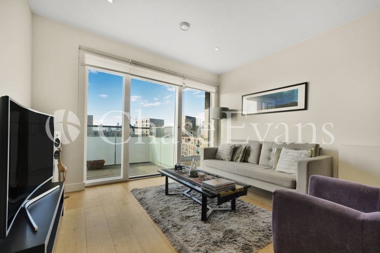 1 bedroom flat in Greenwich Millennium Village, Peartree Way, Greenwich, London, SE10