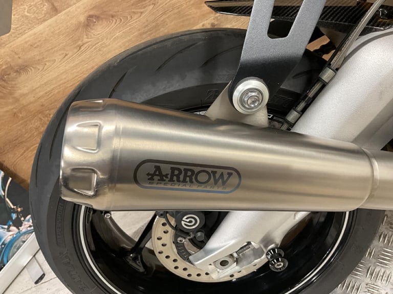 TRIUMPH DAYTONA MOTO2 765