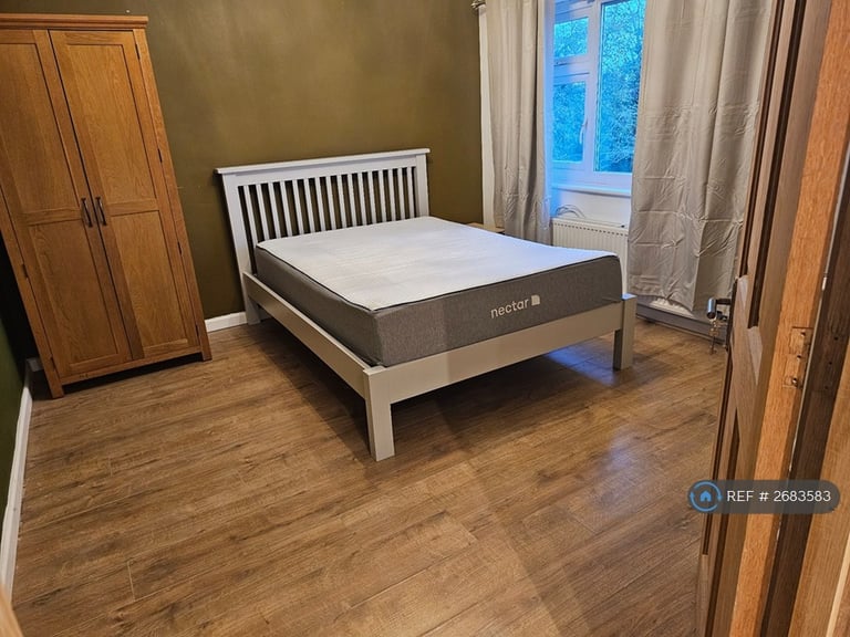 image for 3 bedroom house in Upton Drive, Nottingham, NG5 (3 bed) (#2683583)