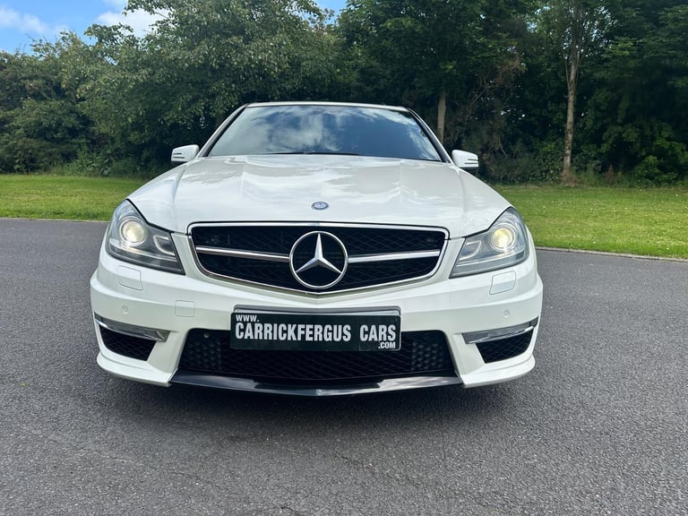 *** 2012 Mercedes-Benz C63 AMG 6.2 V8 460 BHP *** SUN-ROOF 