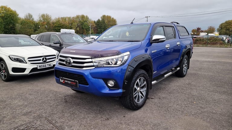 2017 Toyota Hilux 2.4 D-4D Invincible Auto 4WD Euro 6 4dr (TSS, 3.5t) PICK UP Diesel Automatic