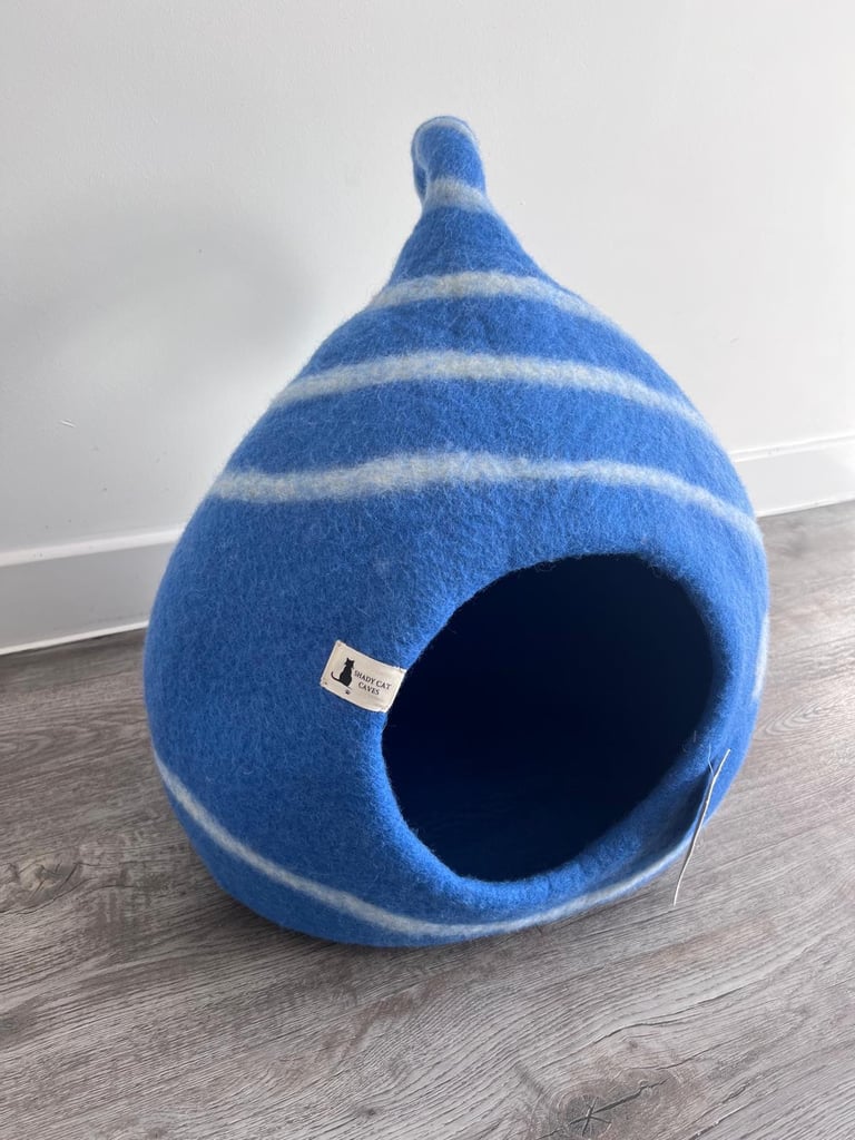 Shady Cat Caves Handmade Felt Cat Bed/Cave Blue Antenna Design 
