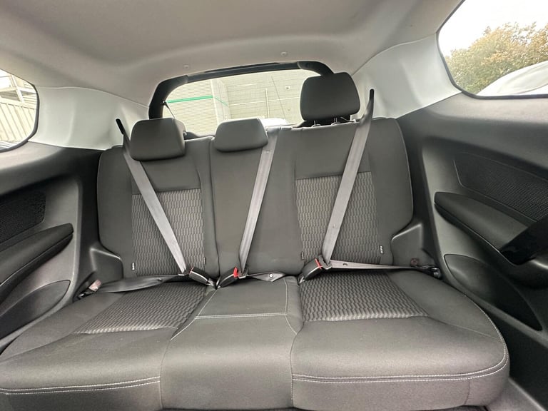 2014 Peugeot 208 1.2 VTi PureTech Style Euro 5 3dr HATCHBACK Petrol Manual