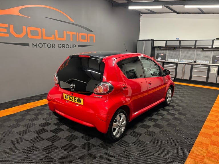 2013 Toyota AYGO 1.0 VVT-i Move with Style 5dr HATCHBACK Petrol Manual