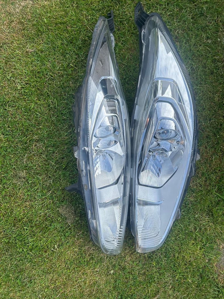 Ford fiesta mark7.5 headlights 