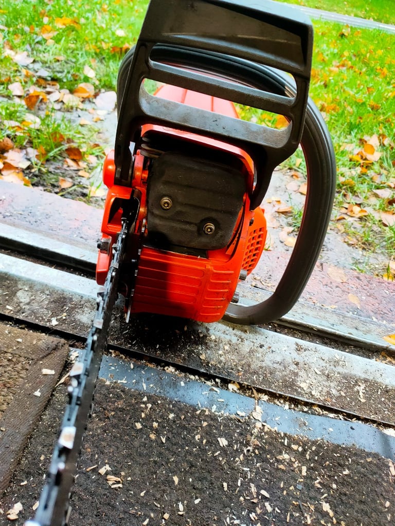 Husqvarna 350 professional petrol chainsaw 
