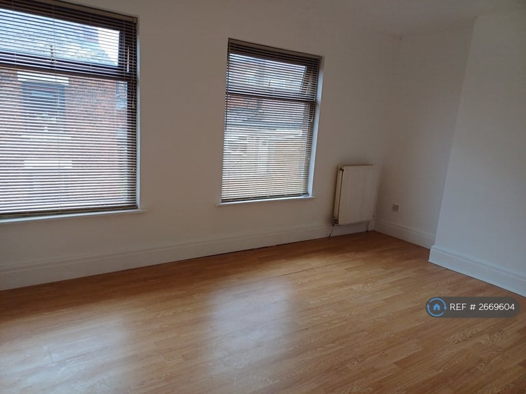 2 bedroom house in Lorne Street, Wigan, WN1 (2 bed) (#2669604)