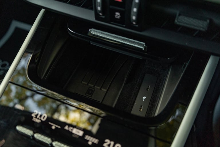 2023 Porsche Cayenne 3.0 V6 E-Hybrid 25.9kWh TiptronicS 4WD Euro 6 (s/s) 5dr ESTATE Petrol/Electr...