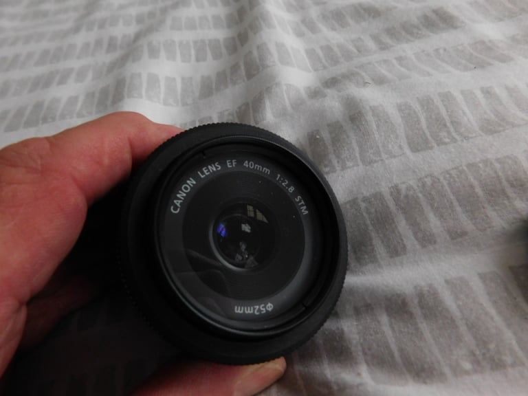 CANON EF 40MM  2.8 LENS STM MACRO - MALAYSIA - 52MM DIA