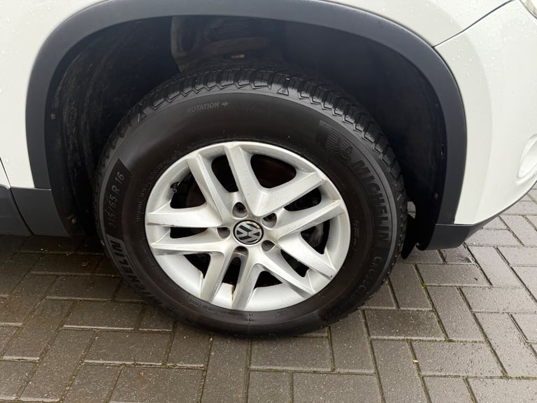 Volkswagen, TIGUAN, Estate, 2011, Manual, 1968 (cc), 5 doors