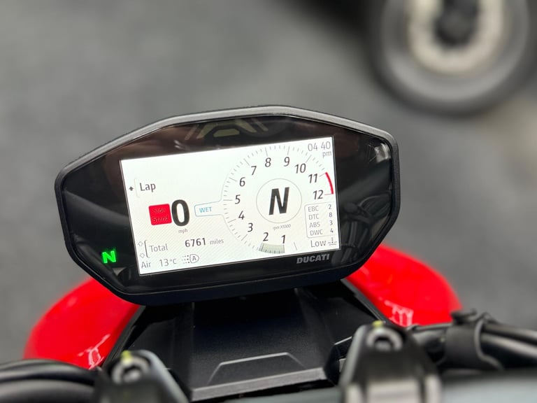 2022 22 Ducati Streetfighter V2 955 Euro 5 - Stunning Bike - Lots of Extras +++