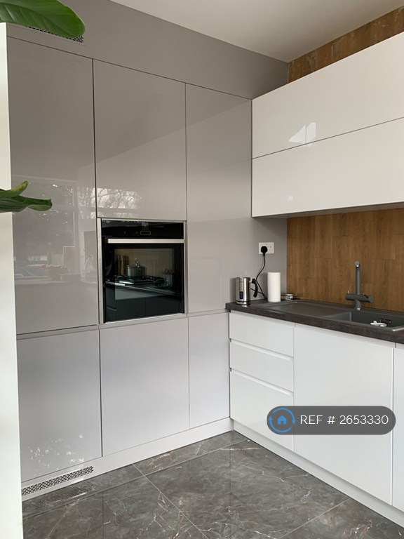 4 bedroom house in London, London, SE9 (4 bed) (#2653330)