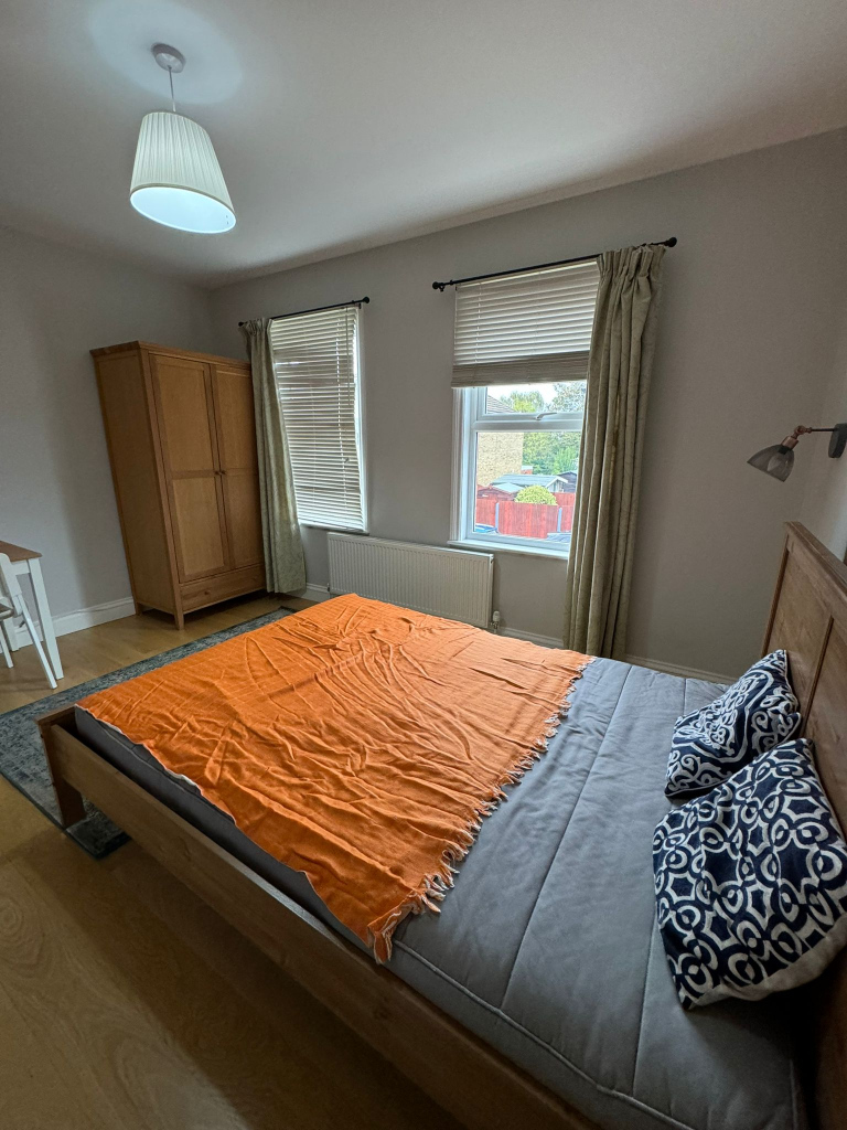 BEAUTIFUL LARGE STUDIO AVAILABLE FOR RENT IN FELTHAM