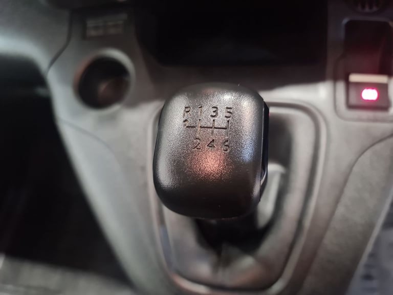 PEUGEOT PARTNER 1.5 BLUEHDI 1000 PROFESSIONAL PREMIUM P/V 100 BHP SWB