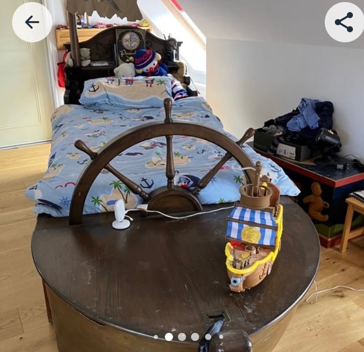 Pirate bed with great detail 