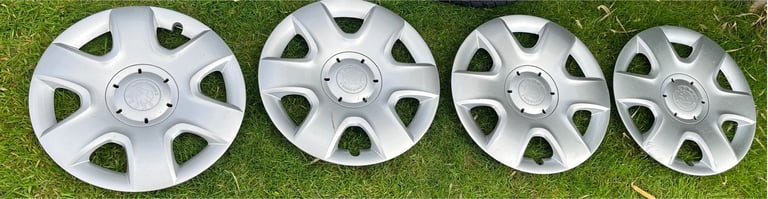 Skoda/ VW 15” Genuine wheel trims /Full Set of 4/VGC