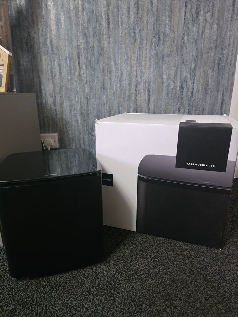 BOSE Soundbar 900 with Bose subwoofer Module 700