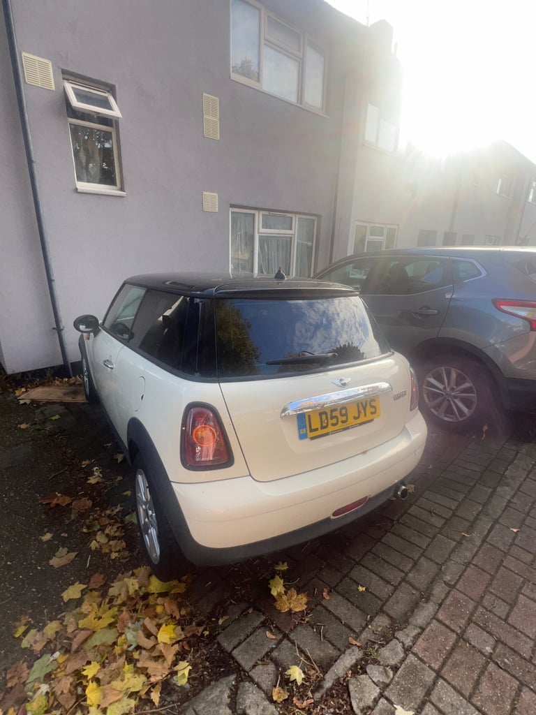 Mini, HATCHBACK, Hatchback, 2009, Semi-Auto, 1598 (cc), 3 doors