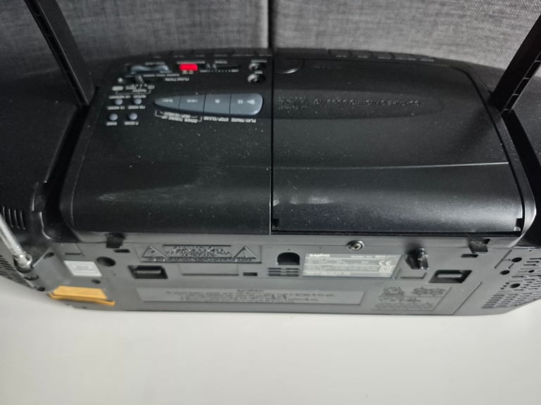 Sanyo MCD-Z37 Boombox