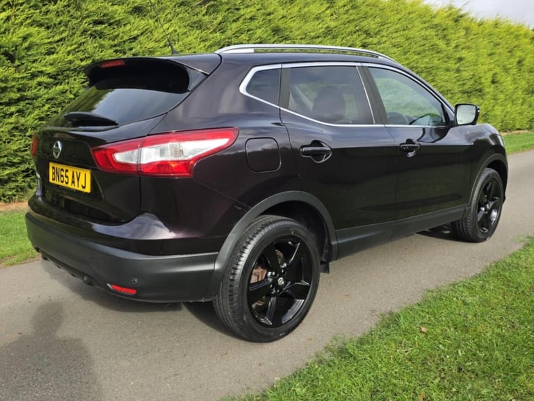 2015 Nissan Qashqai 1.2 DiG-T N-Tec+ 5dr HATCHBACK Petrol Manual