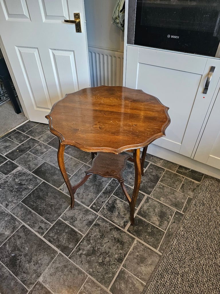image for Elegant Vintage Side Table with Curved Legs – Solid Wood