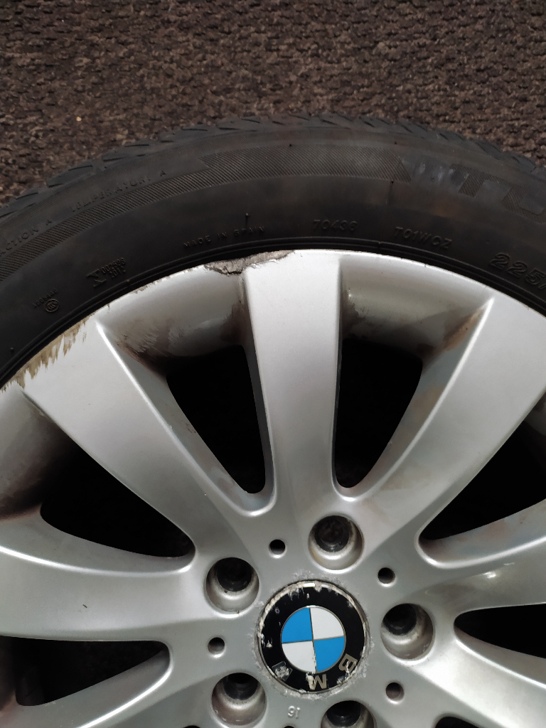 R17 BMW rims with tyres 