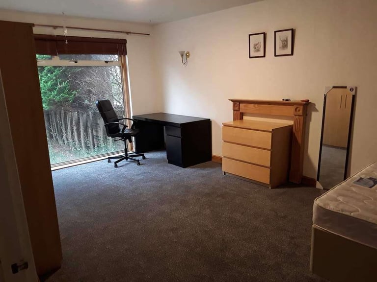 Room to rent near KING'S BUILDINGS CAMERON TOLL LIBERTON 