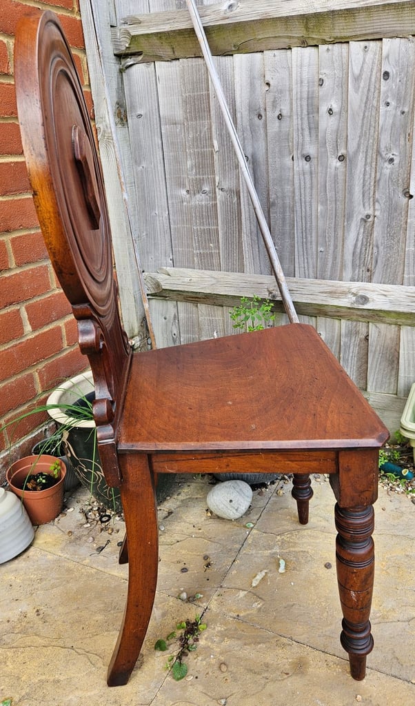 Antique 19th-century Mahogany Hall Chair (REFURBISHED)