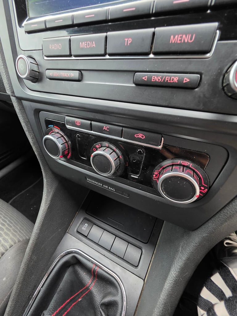 Volkswagen, GOLF, Hatchback, 2010, Manual, 1390 (cc),3 doors - Image 17