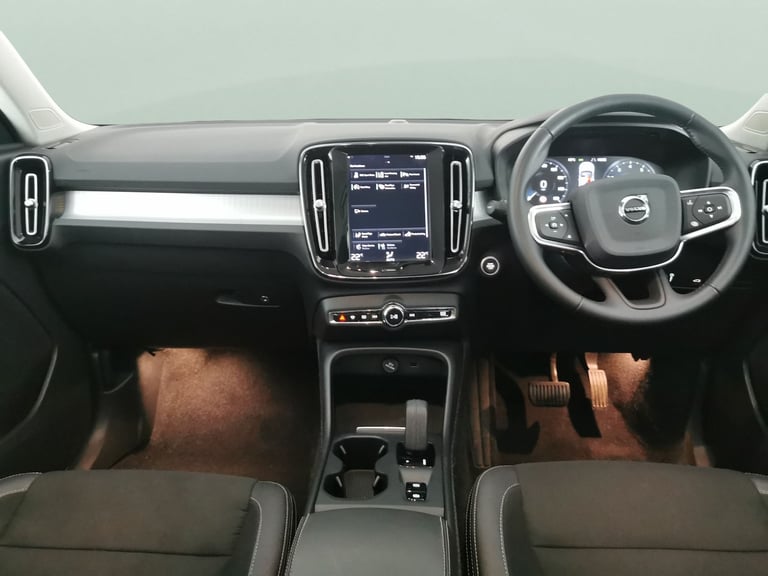 2020 Volvo XC40 1.5 T3 Momentum SUV 5dr Petrol Auto Euro 6 (s/s) (163 ps) - SENSUS SAT NAV  Suv P...