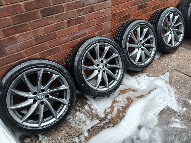 GENUINE ALFA ROMEO GIULIA 18 INCH STAGGERED ALLOY WHEELS & TYRES BRERA GIULIETTA 147 156 159