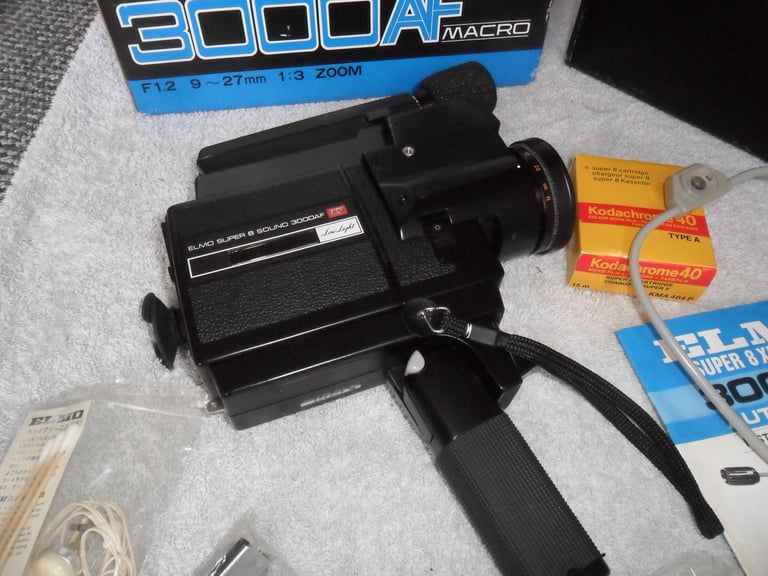 ELMO SUPER 8 XL SOUND 3000AF MACRO AUTO FOCUS CINE CAMERA WITH MICROPHONE. - OFFERS CONSIDERED.