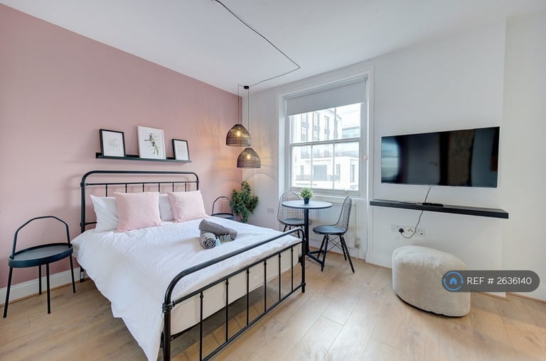 Studio flat in Kensington Gardens Square, London, W2 (#2636140)